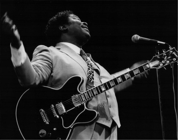 BB King onstage in 1985