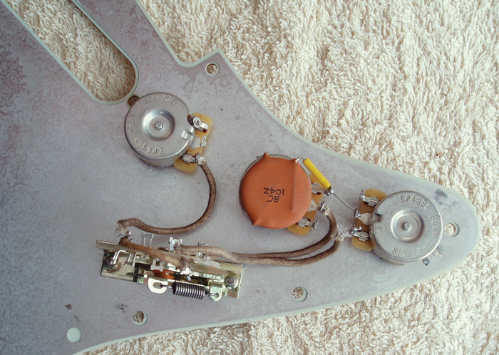 fender stratocaster capacitors