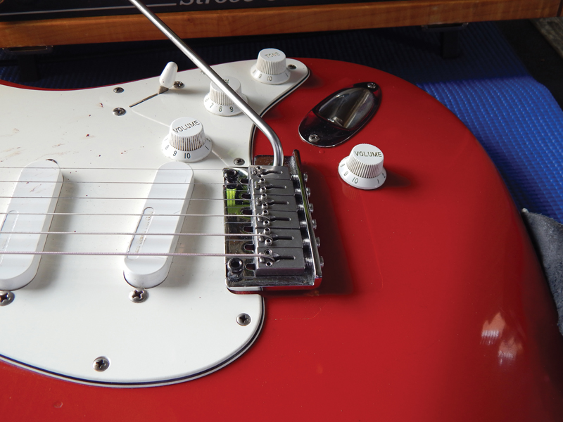 RGM60 Pete Townshend The Who Miniature Guitar