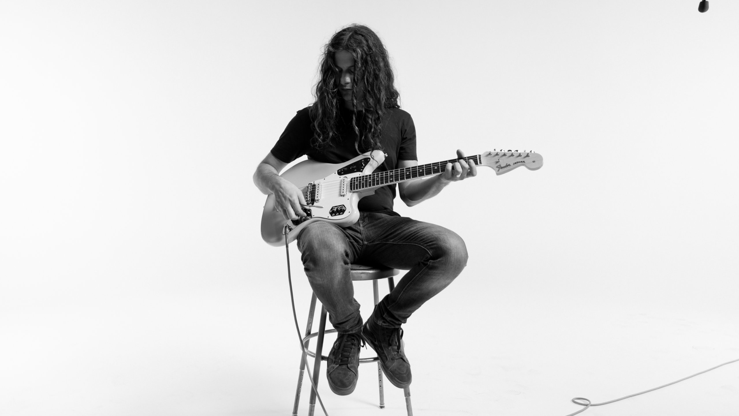 Kurt Vile plays a Fender Jaguar