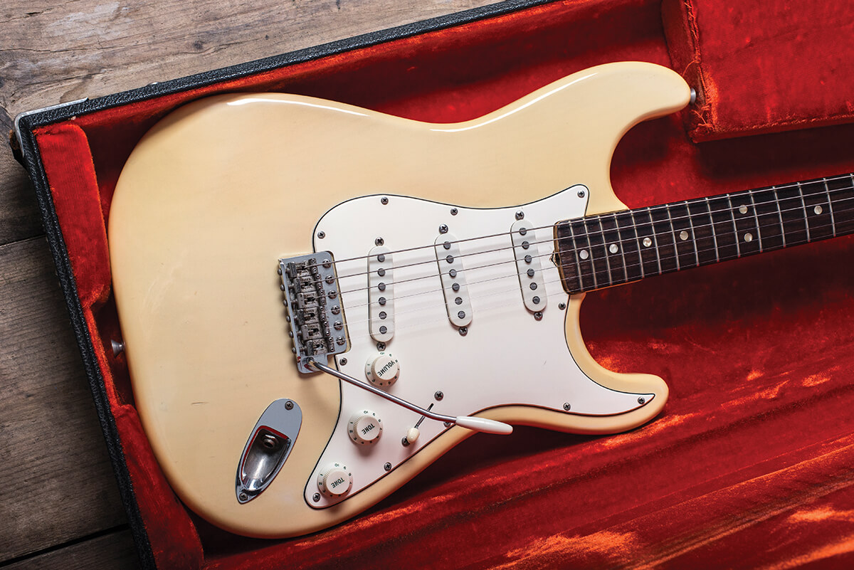 Stratocaster цена. Фендер стратокастер. Электрогитара Фендер стратокастер. Гитара Squier Stratocaster. Stratocaster 1970.
