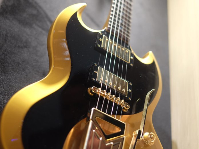 Billy Gibbons Contour SG Prototype, Gold & Black