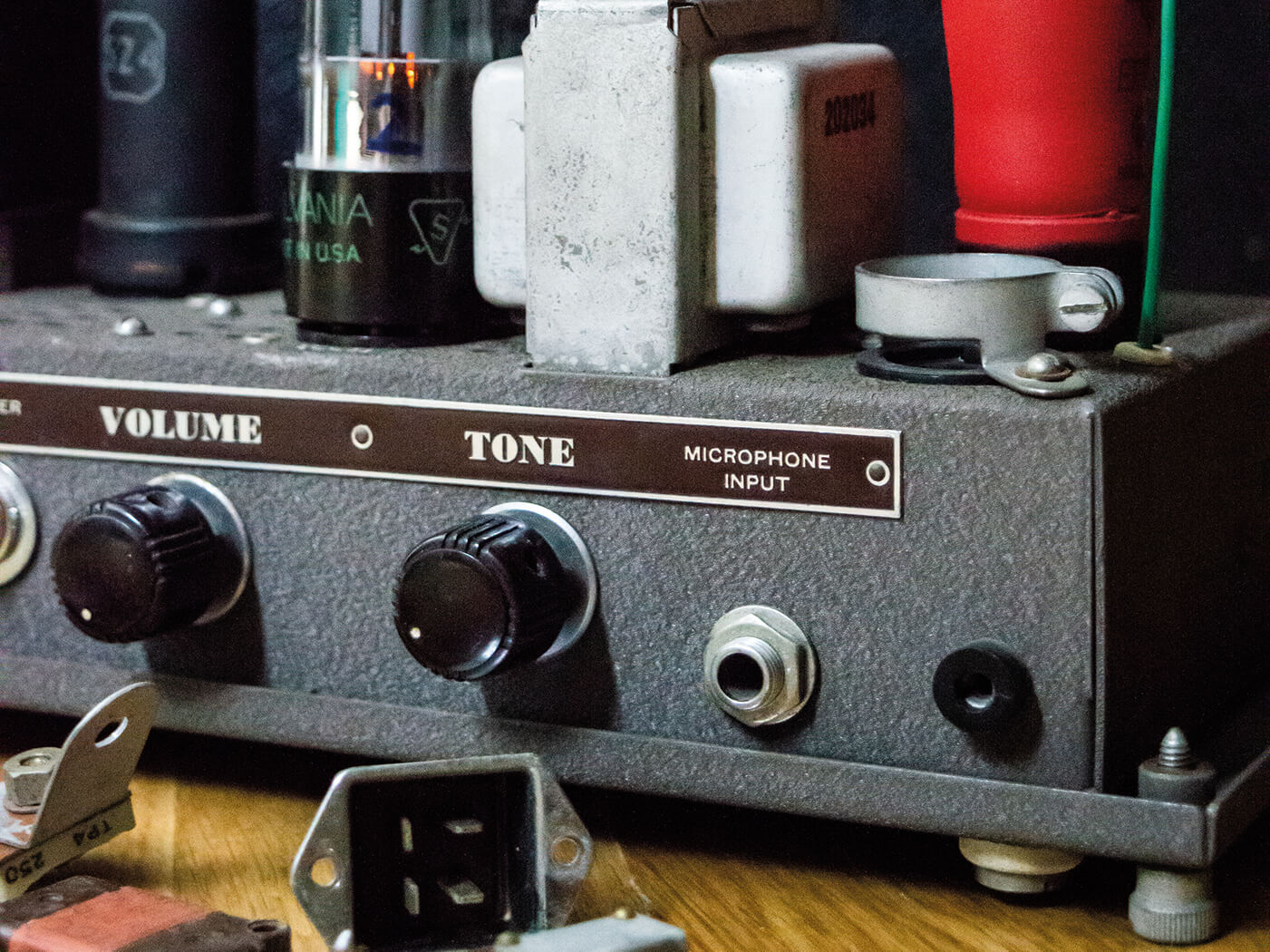 DIY Bell & Howell Filmosound Amp Part 2 feature