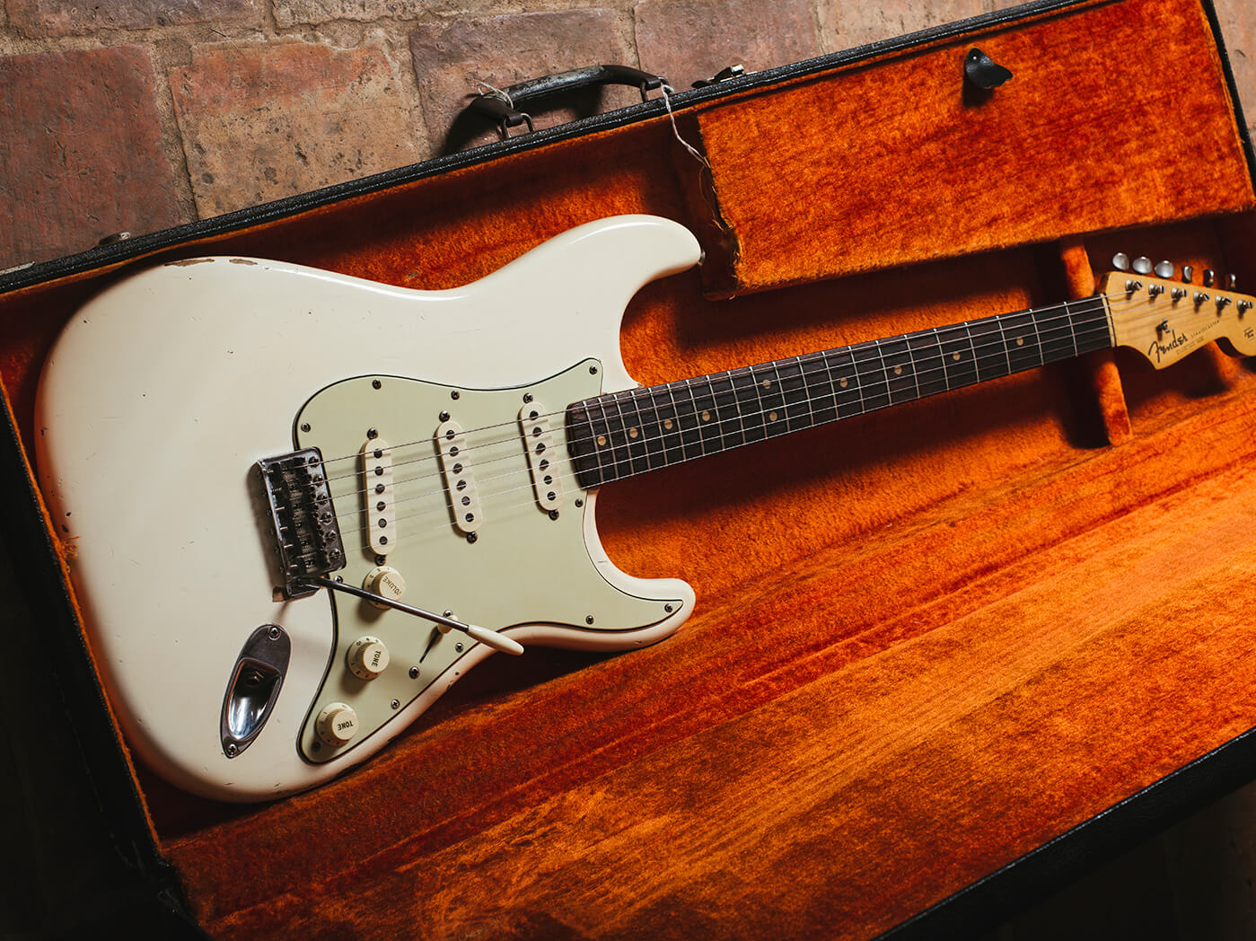 electrode On a large scale seriously Rare Guitars: Jimi Hendrix's 1963 Fender Stratocaster