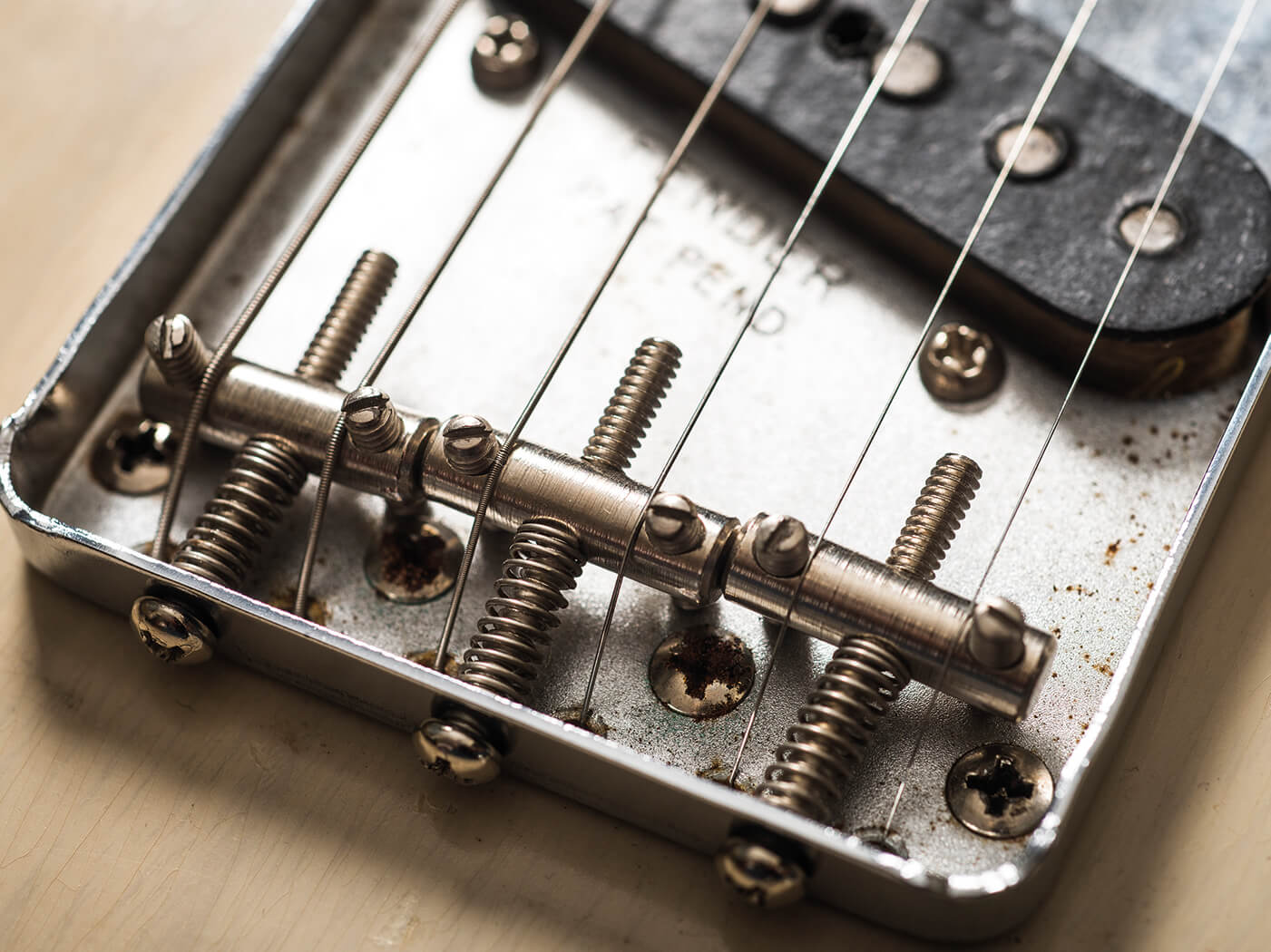 tm -style Bottom-Loading Chrome Electric Guitar Bridge Plate for Humbucker Pickups Telecaster 