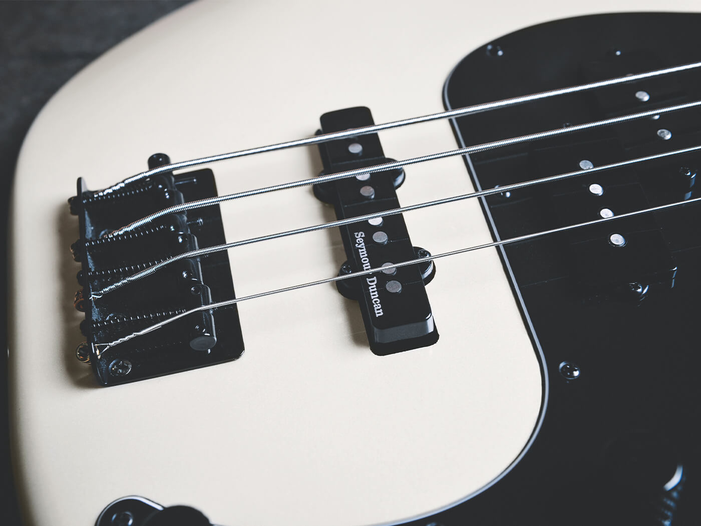 Interview Duff McKagan Fender bass pickup