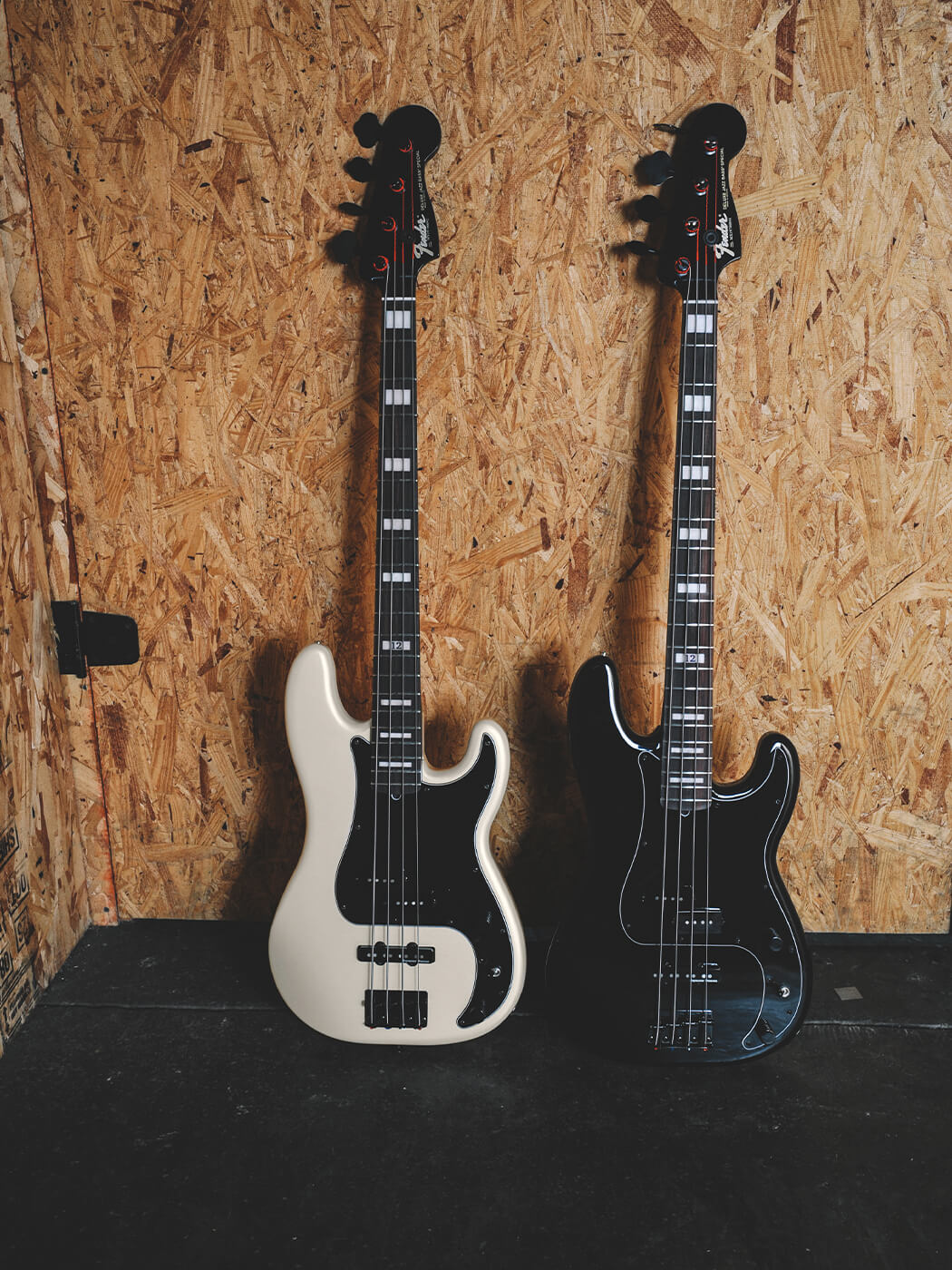 Interview Duff McKagan Deluxe Precision bass in White Pearl and Black finishes