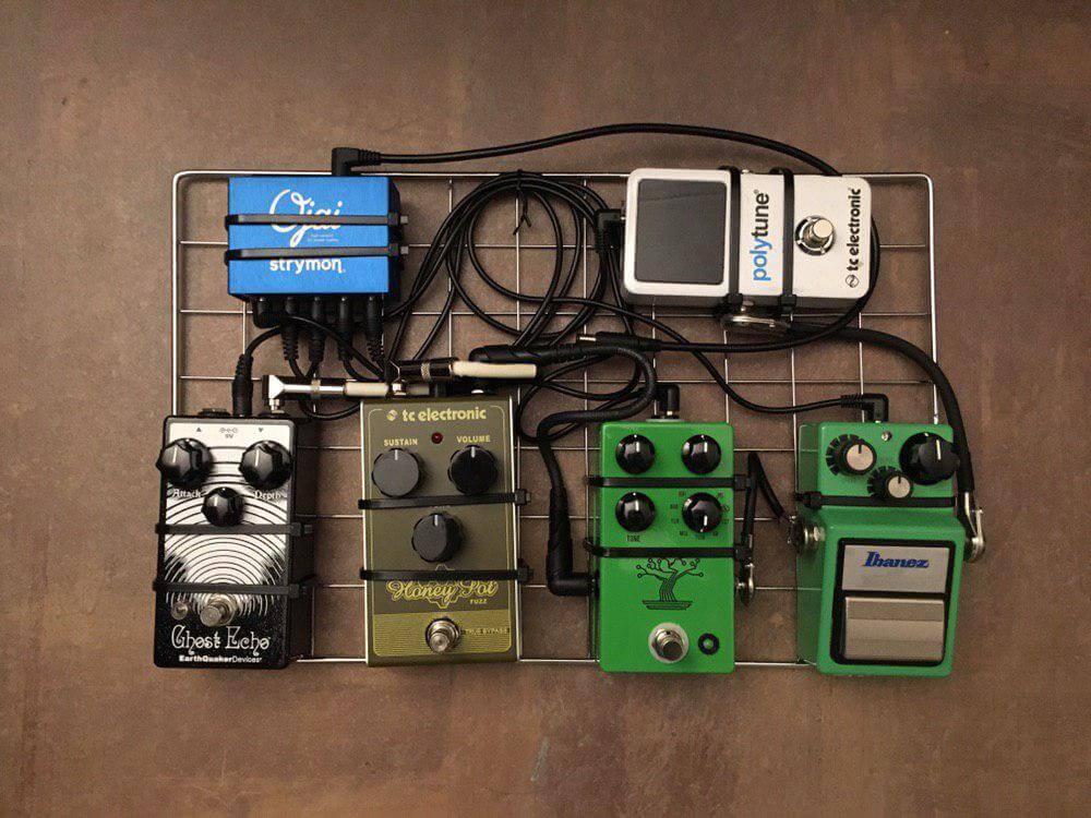 Keith Pedalboard Top Zoomed Out