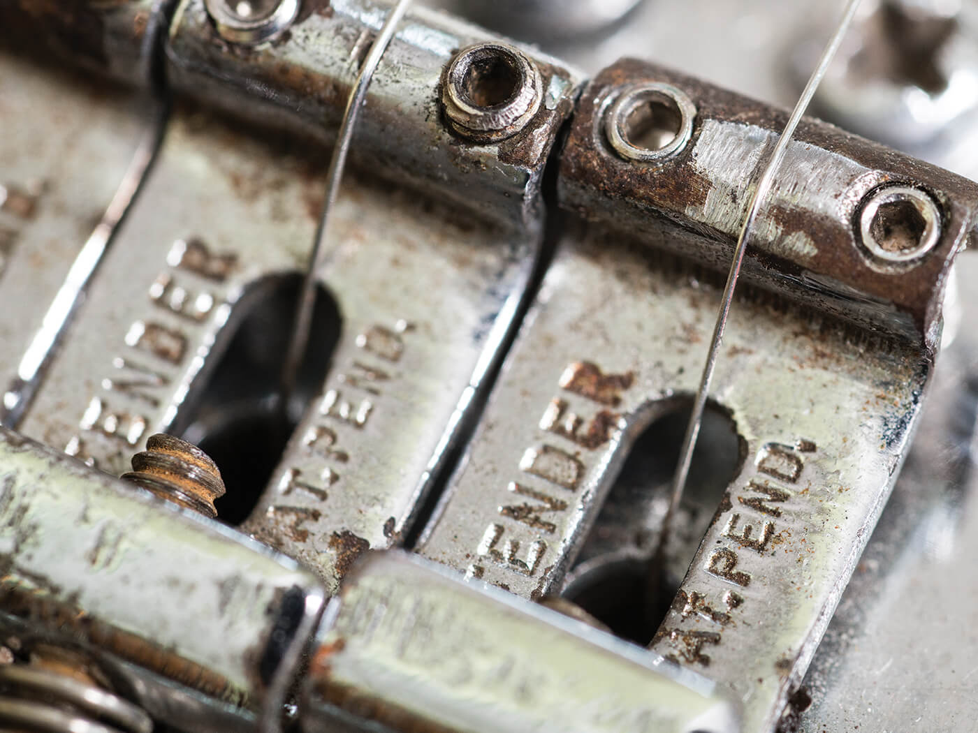vintage fender stratocaster saddles bridge