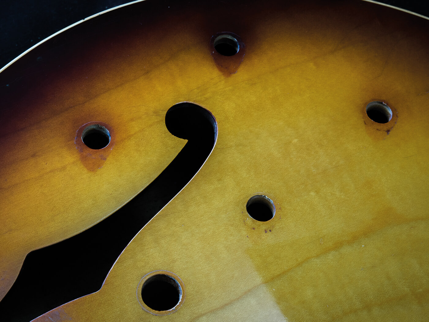 Gibson ES-330 pointer shadows