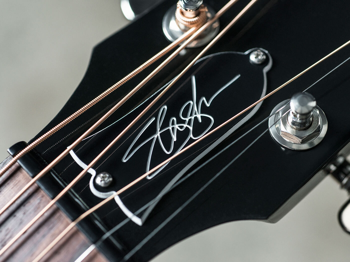 Gibson Slash J45 (Headstock)