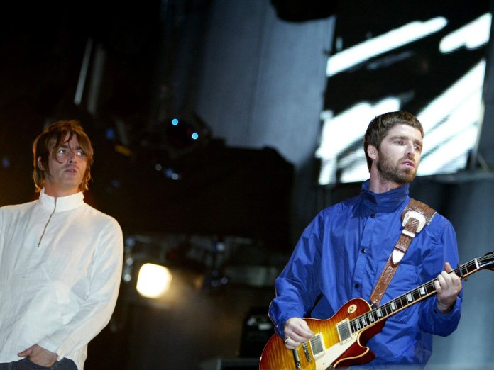 Oasis playing live