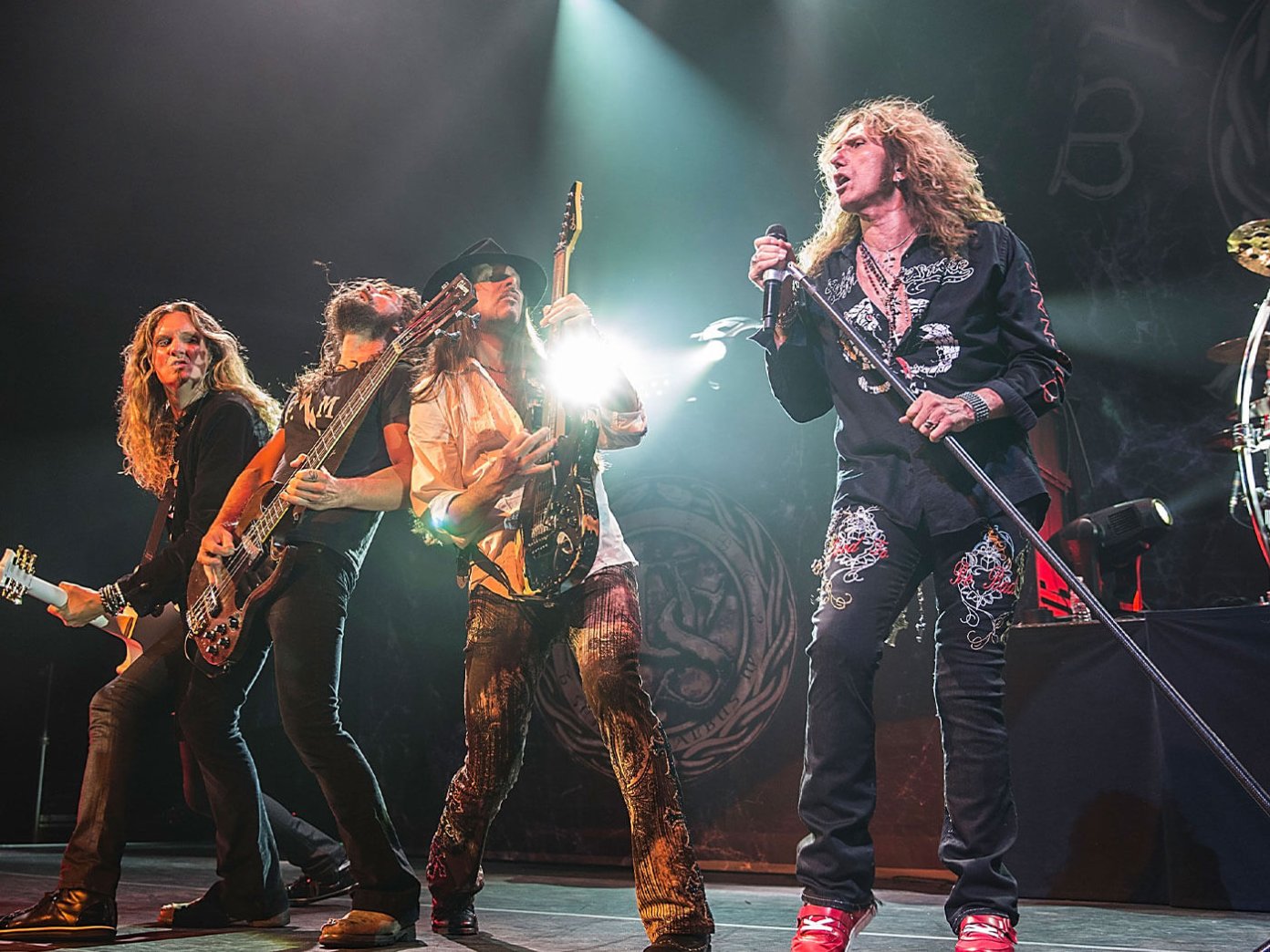 Whitesnake announce a new compilation, The Rock Album
