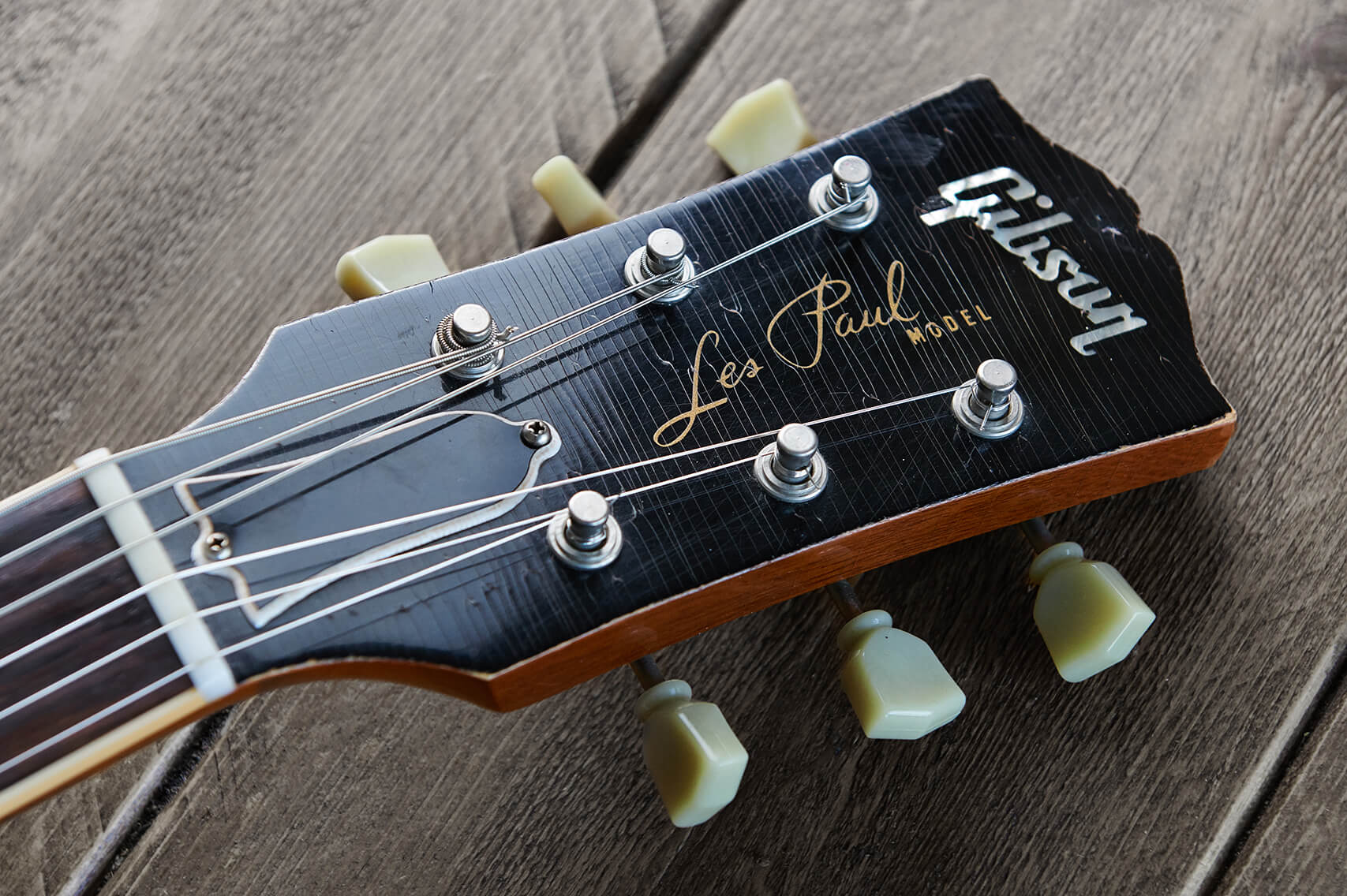 Gibson Les Paul R8 Age Headstock