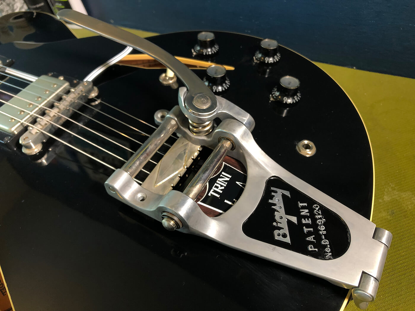 How to age your bigsby tailpiece 21