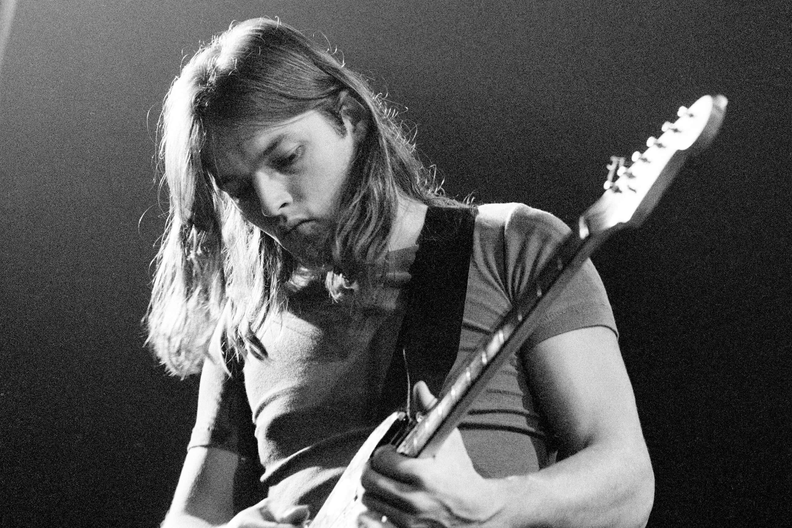 English Musician David Gilmour Net Worth, Career Struggle, and Personal Life. Everything to know in 2022!