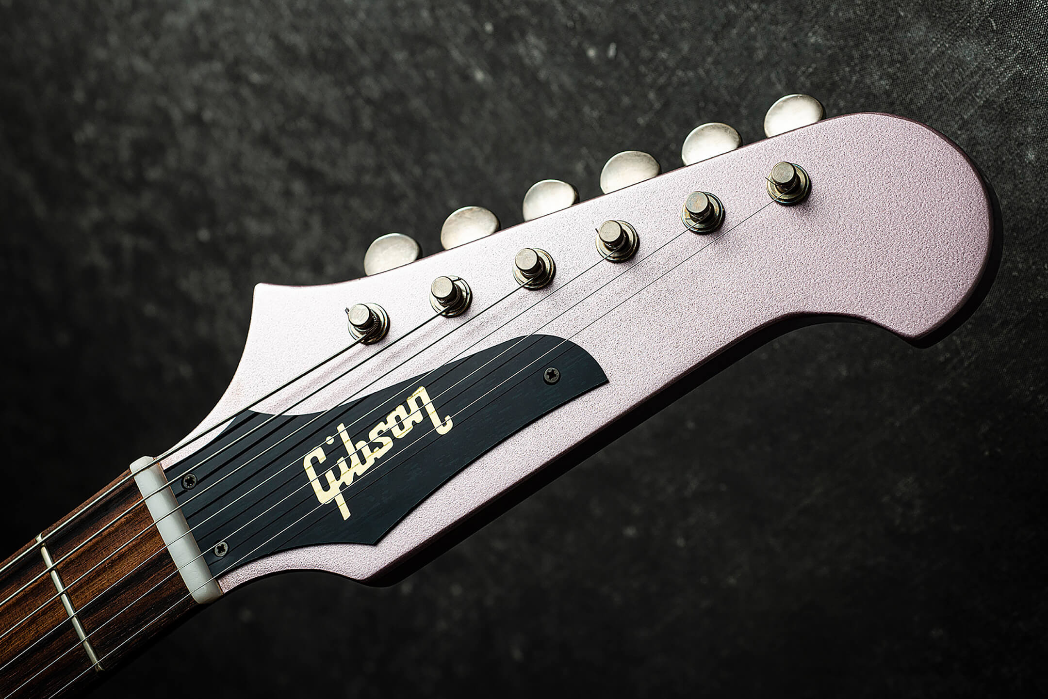 Gibson Custom ’65 Non-Reverse Firebird V Headstock