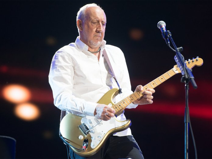 Pete Townshend onstage
