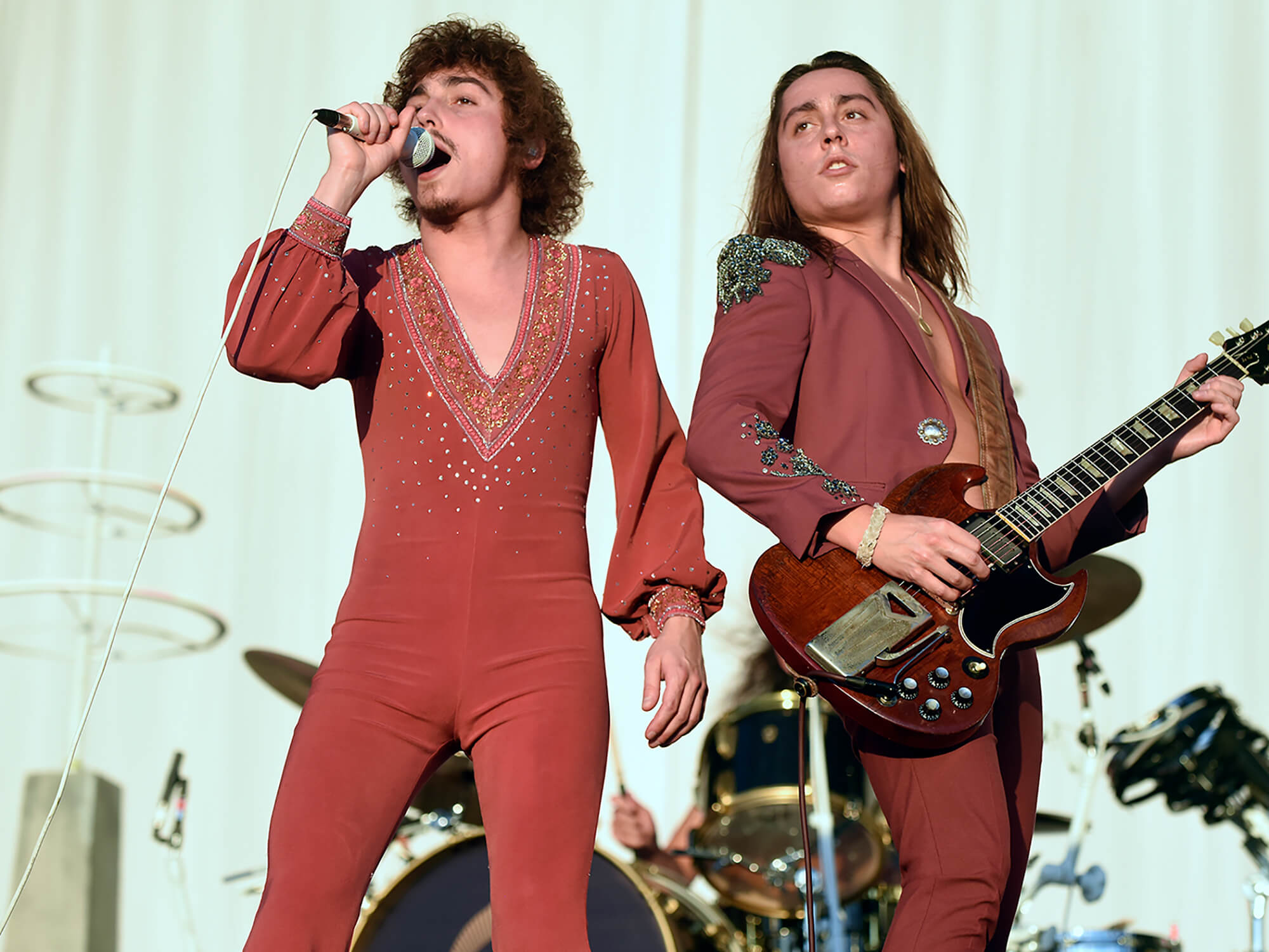 Why does Greta Van Fleet's sound so much like Led Zeppelin? | | All Things Guitar
