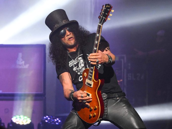 Slash performs at The Warfield 2022