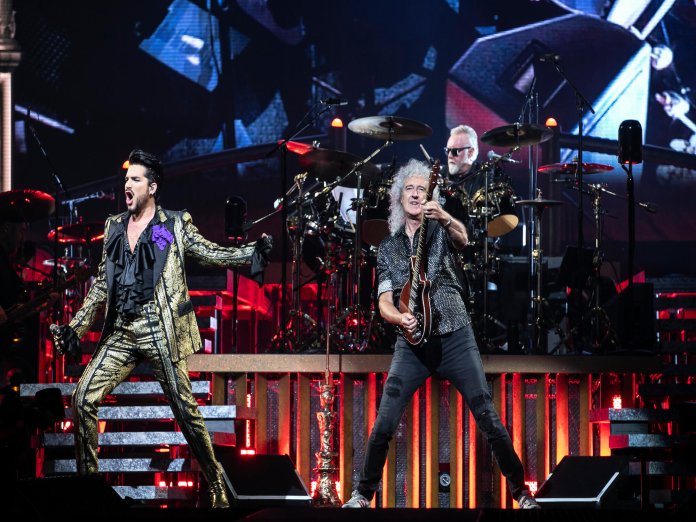 Queen Live With Adam Lambert