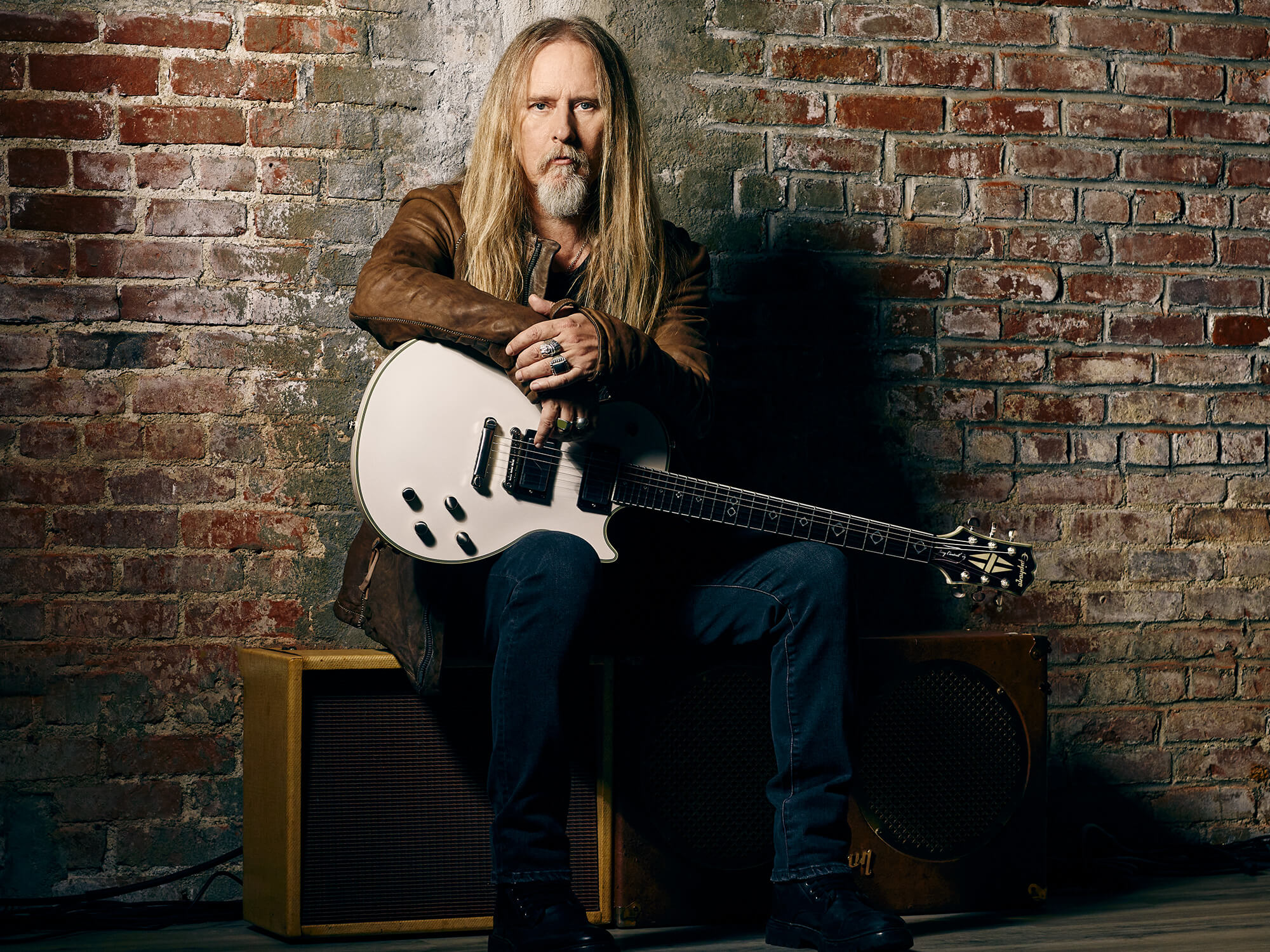 Jerry Cantrell with his new Epiphone Les Paul