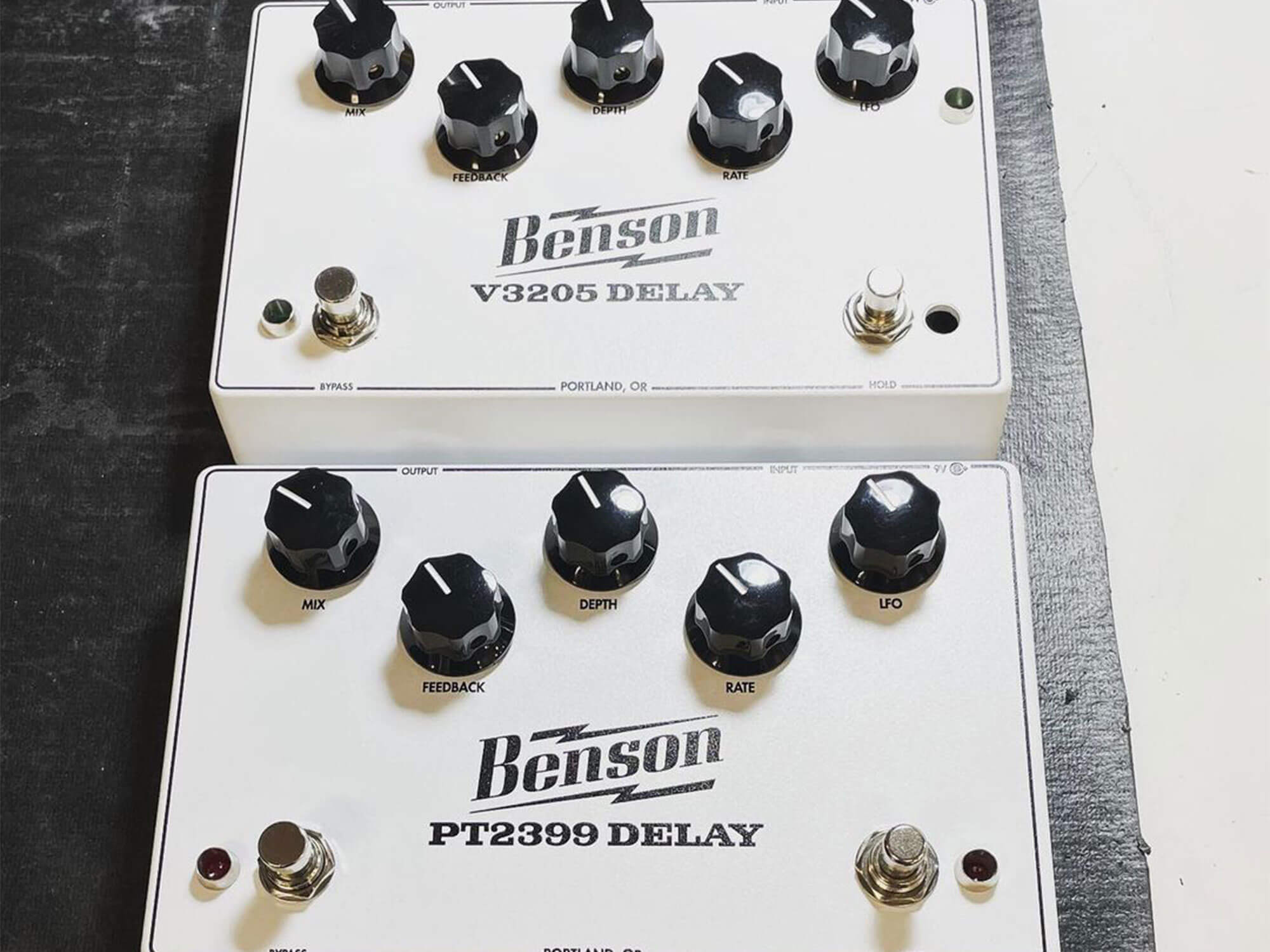 onbekend fenomeen van Benson Amps teases two new delay pedals