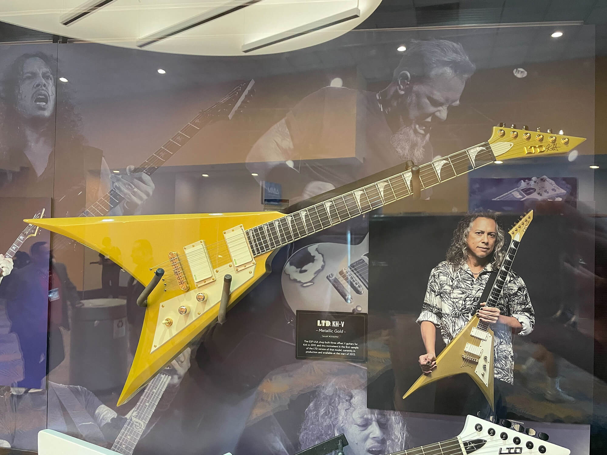 Kirk Hammett's new signature ESP Flying V