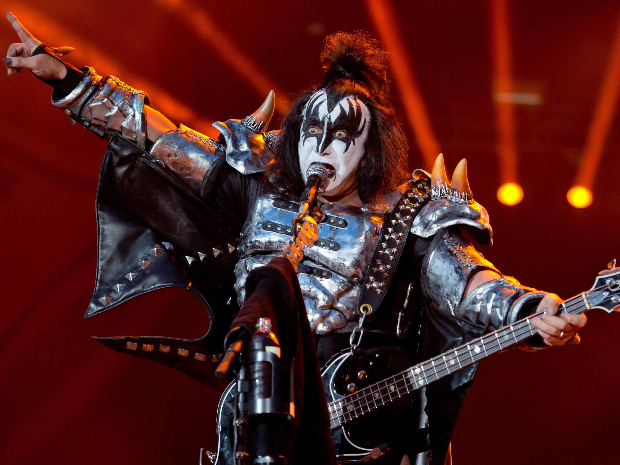 Gene Simmons says he doesn't have friends