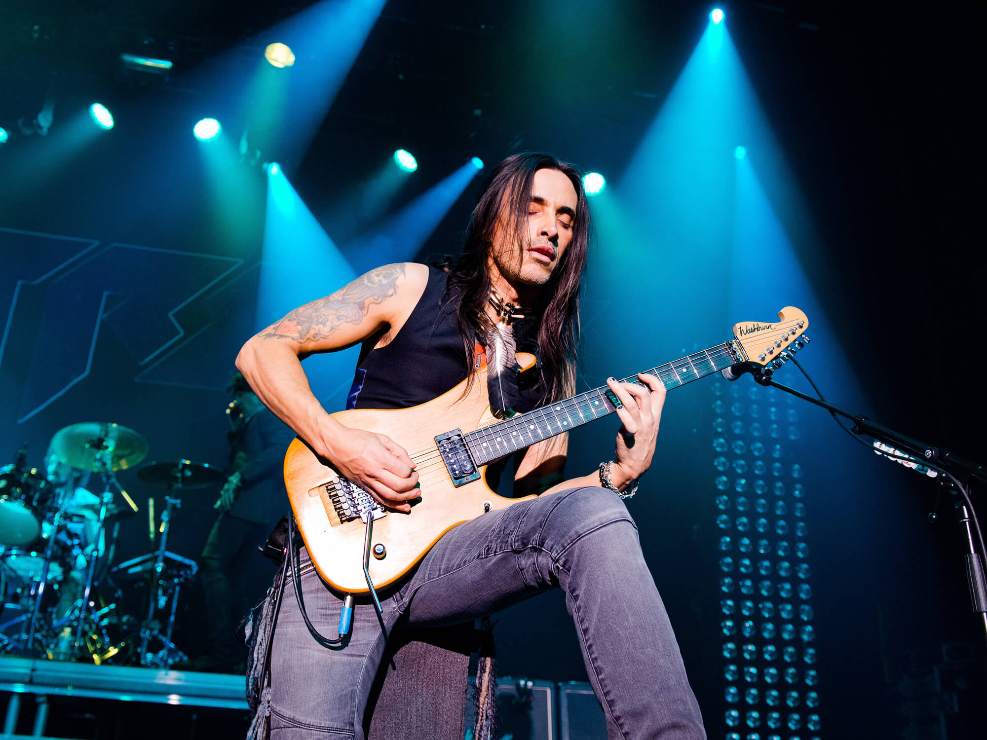 Prince called Nuno Bettencourt one of "top three guitar players"