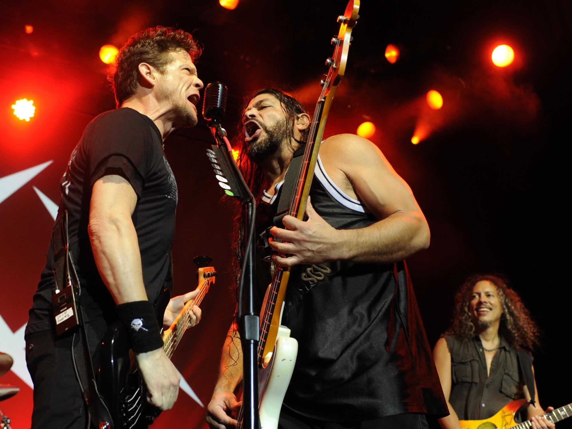 Jason Newsted performs with Metallica in 2011
