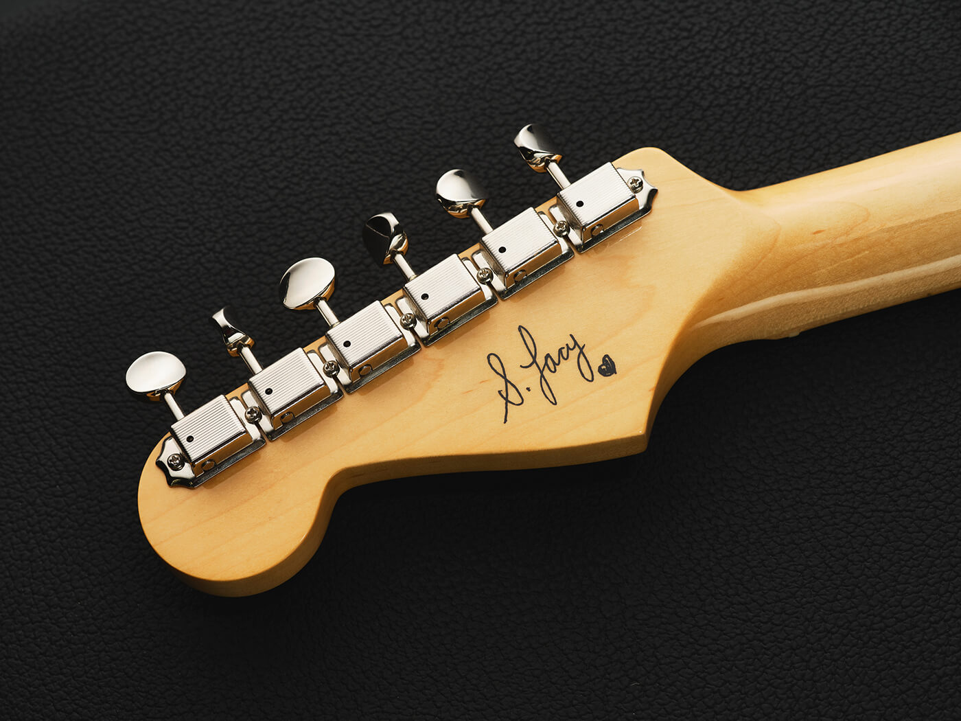 Steve Lacy’s signature on the Fender Steve Lacy People Pleaser Stratocaster by Adam Gasson