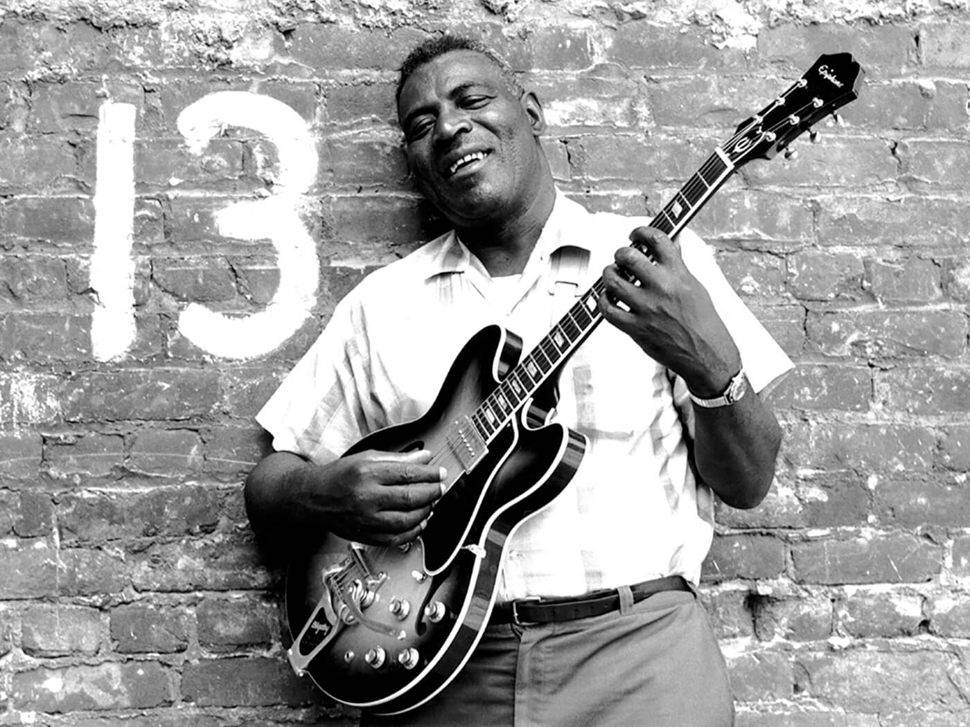 Blues musician Howlin' Wolf with an Epiphone hollowbody electric guitar in 1968 by Sandy Guy Schoenfeld/Michael Ochs Archives/Getty Images