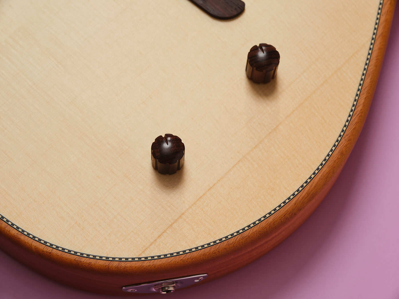 Fender Highway Series Dreadnought control knobs, photo by Adam Gasson