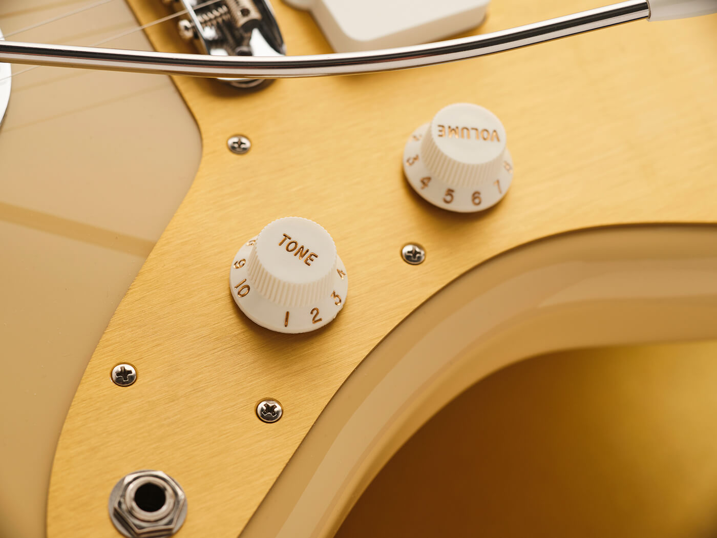 Tone and control knobs on the Fender Vintera II ’50s Jazzmaster, photo by Adam Gasson