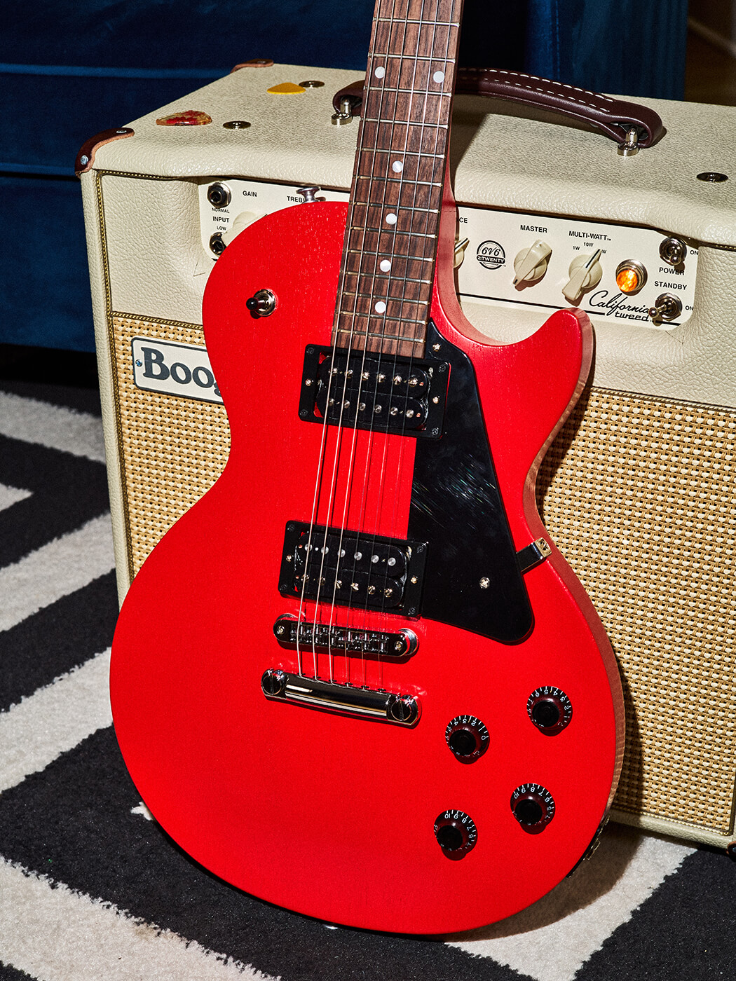 Body of the Gibson Les Paul Modern Lite in Cardinal Red Satin