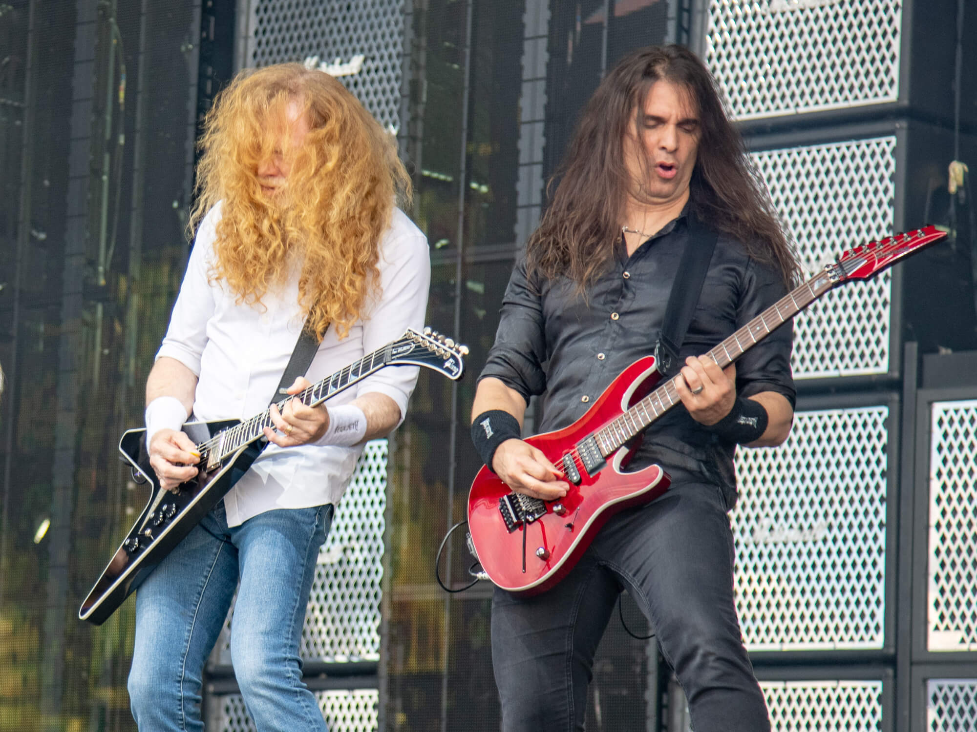 Dave Mustaine and Kiko Loureiro of Megadeth performing