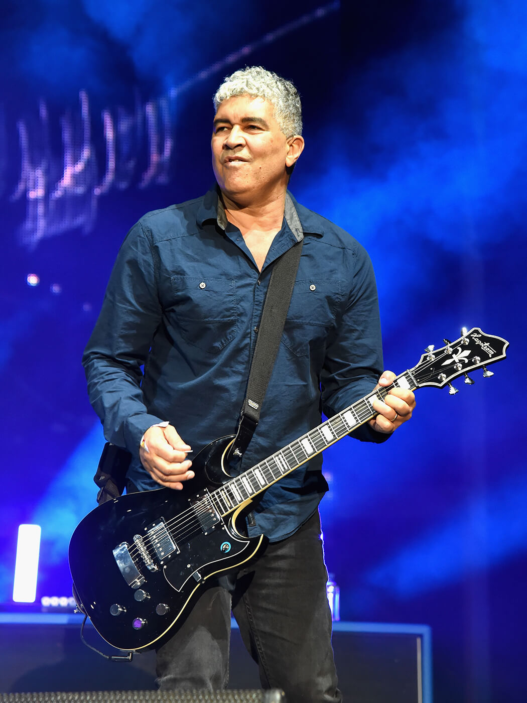 Pat Smear performing in 2014 with a Hagstrom guitar, photo by Jeff Kravitz/FilmMagic via Getty Images