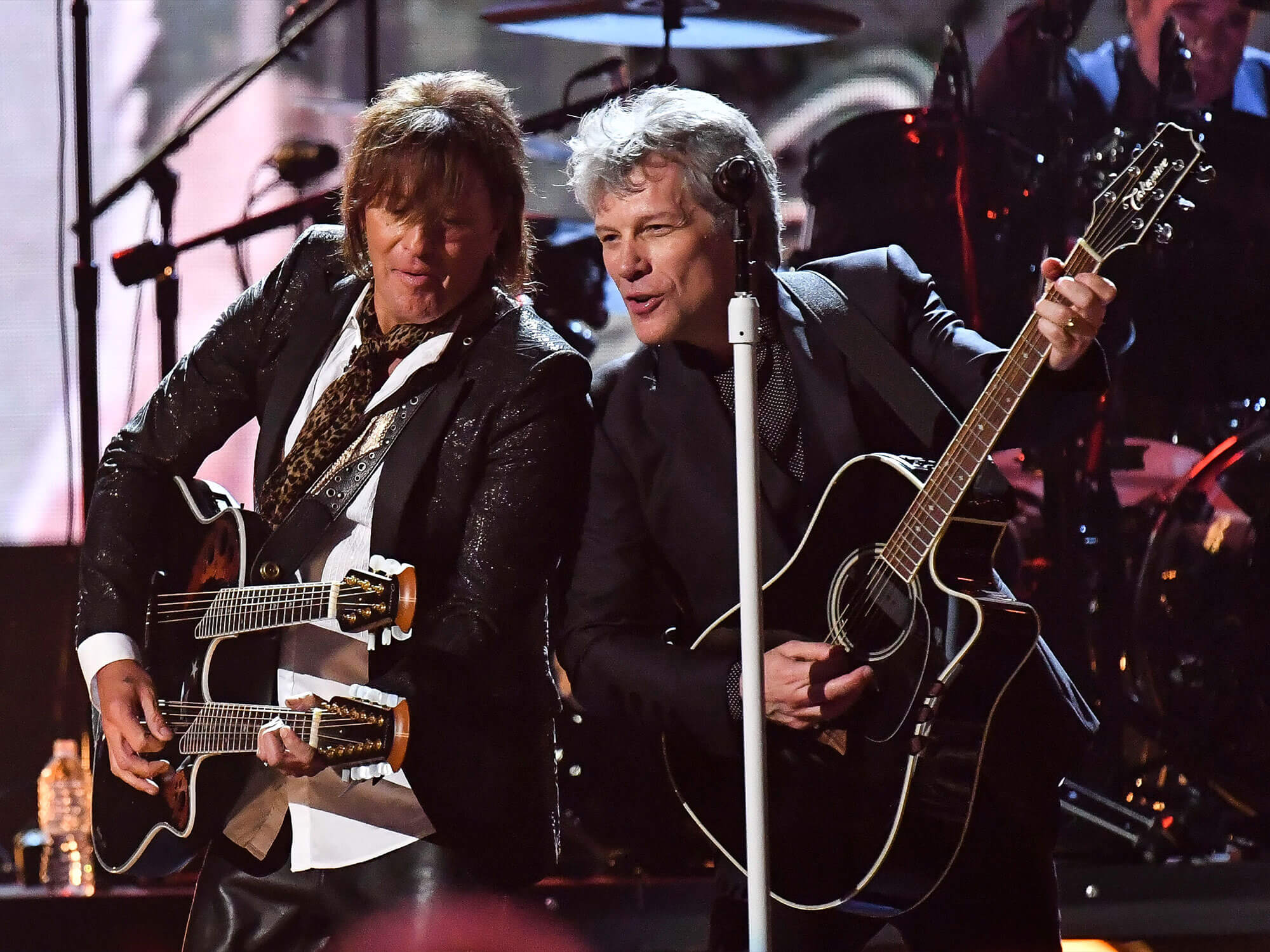 [L-R] Richie Sambora and Jon Bon Jovi