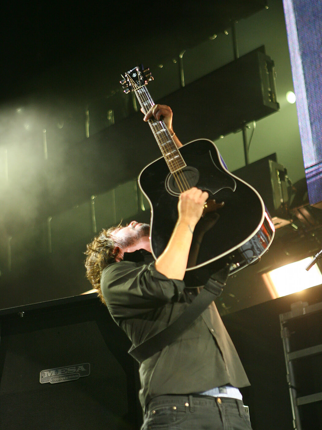 Dave Grohl performing with a Gibson Elvis Presley Dove in 2006, photo by John Shearer/WireImage via Getty Images
