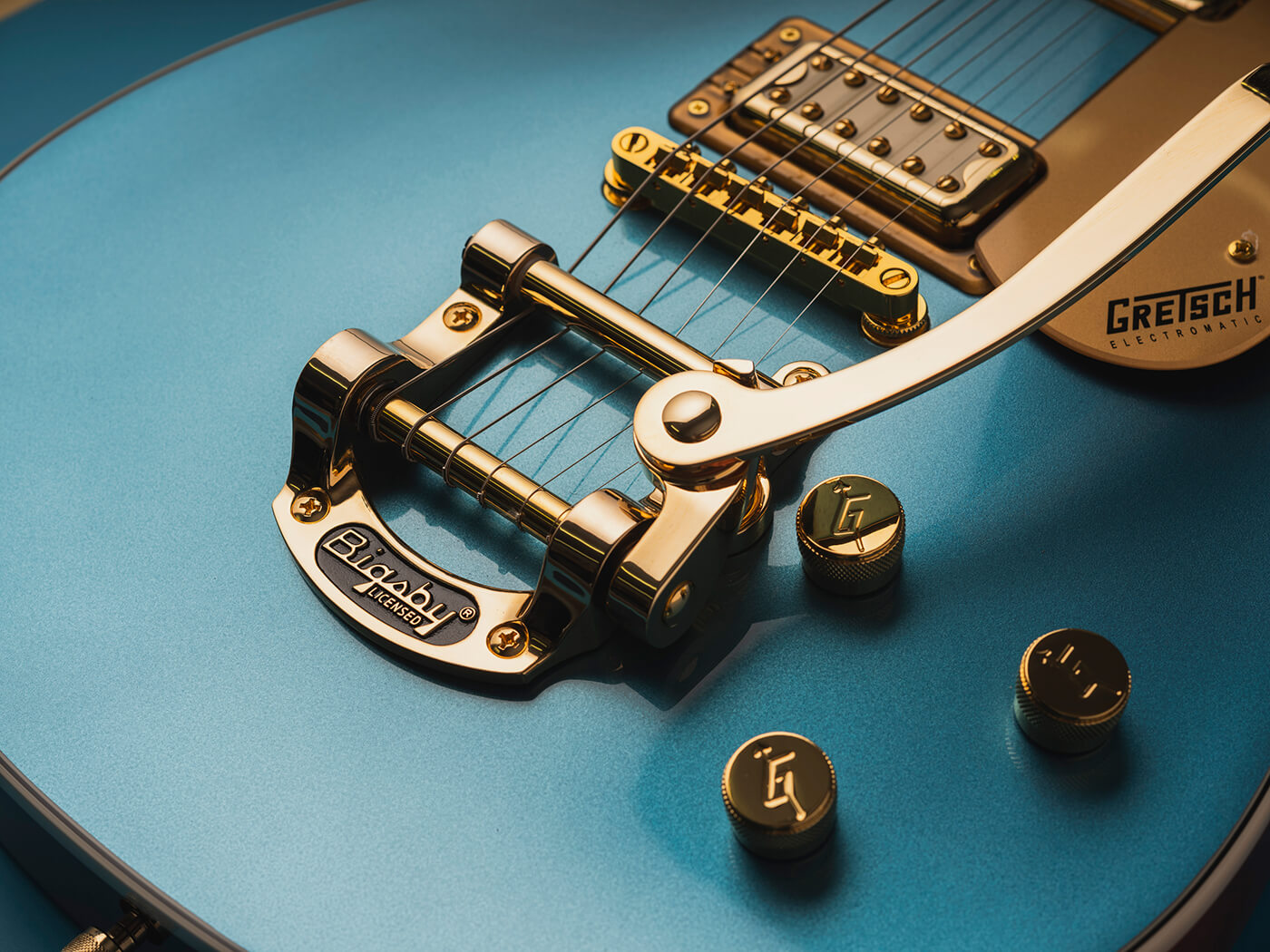 Gold hardware on the Electromatic Pristine Jet, photo by Adam Gasson
