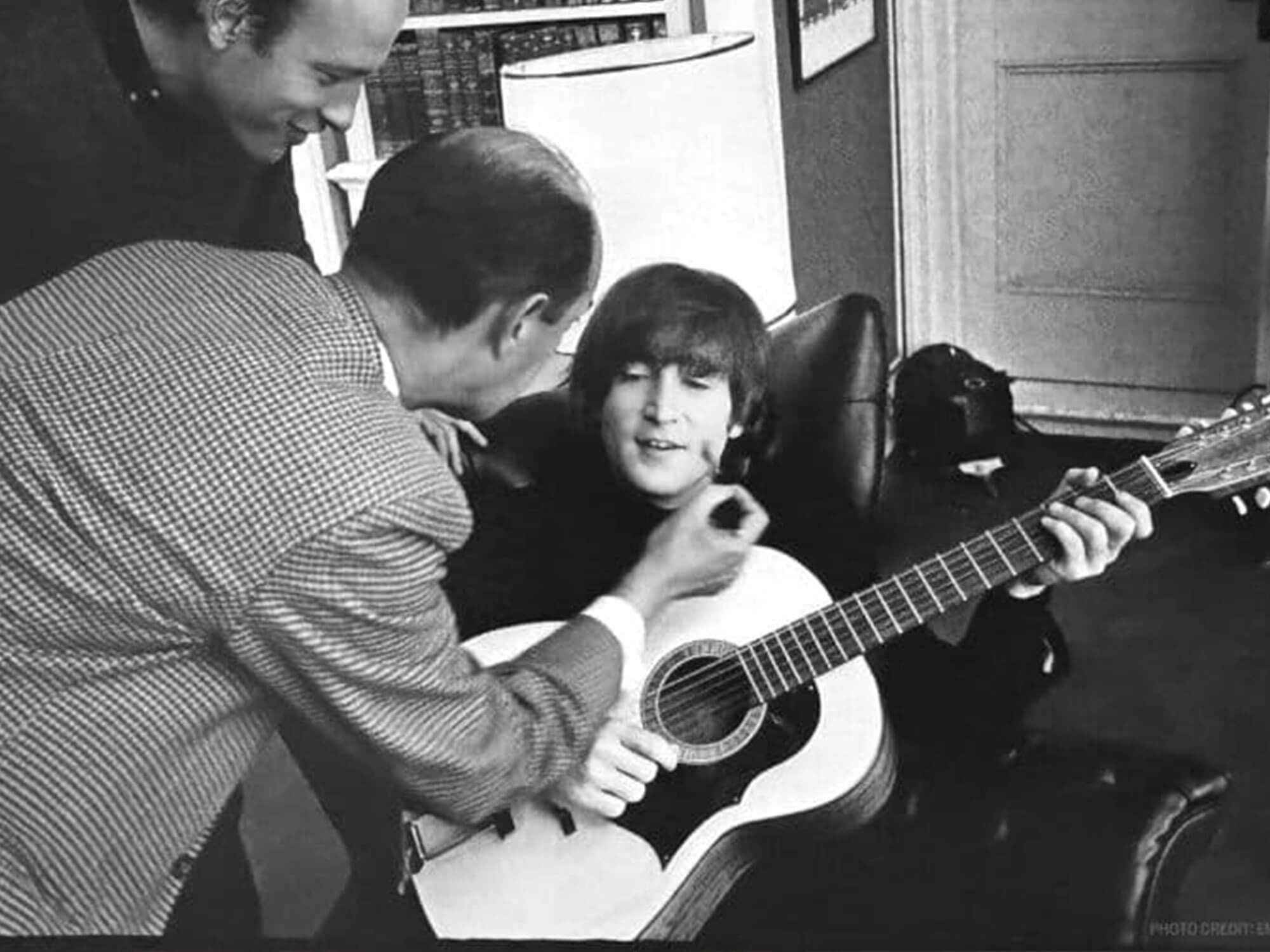 John Lennon with his Framus Hootenanny