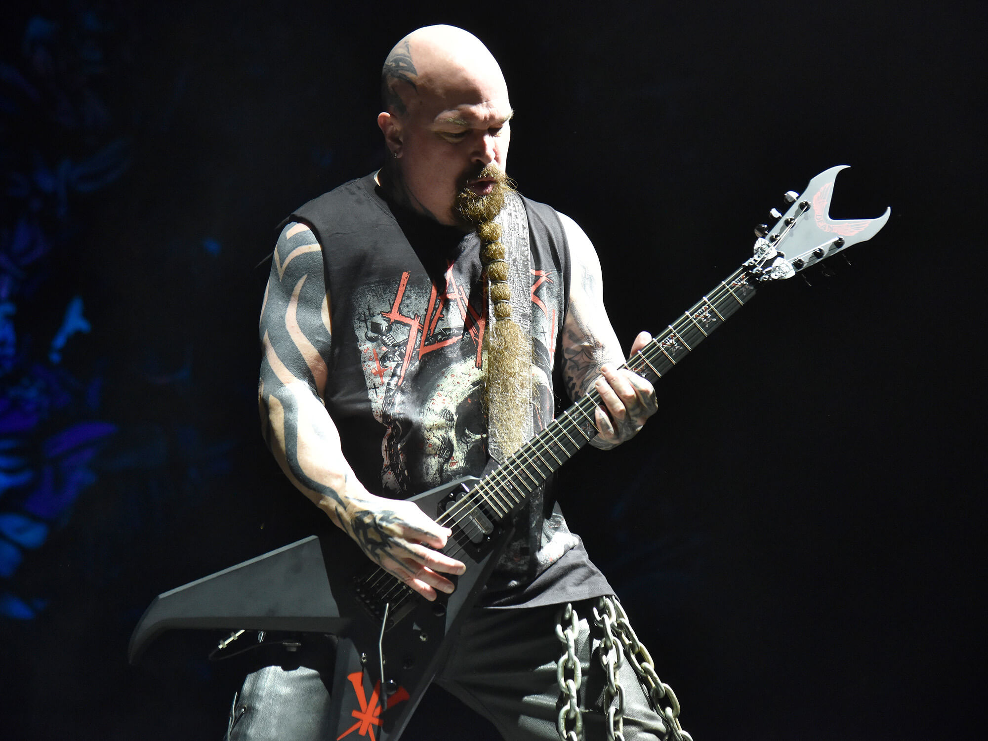 Kerry King on stage with his Dean guitar