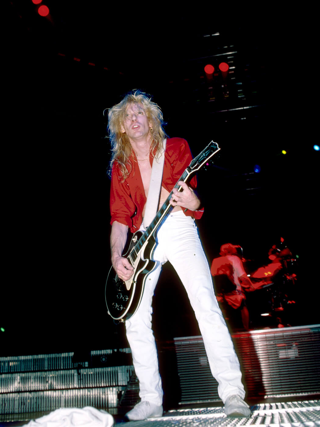Steve Clark of Def Leppard performing in 1987 with a Les Paul, photo by Ebet Robert/Redferns via Getty Images