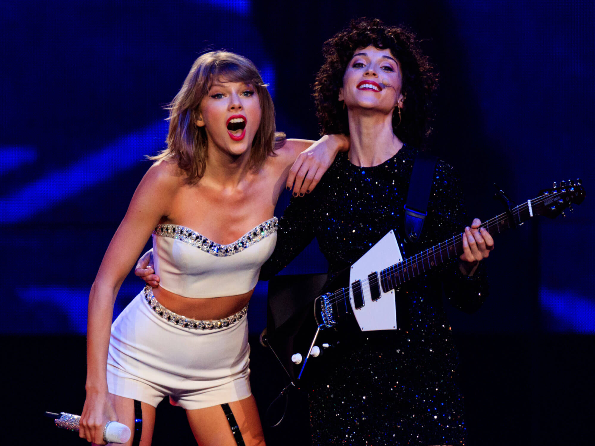[L-R] Taylor Swift and St. Vincent
